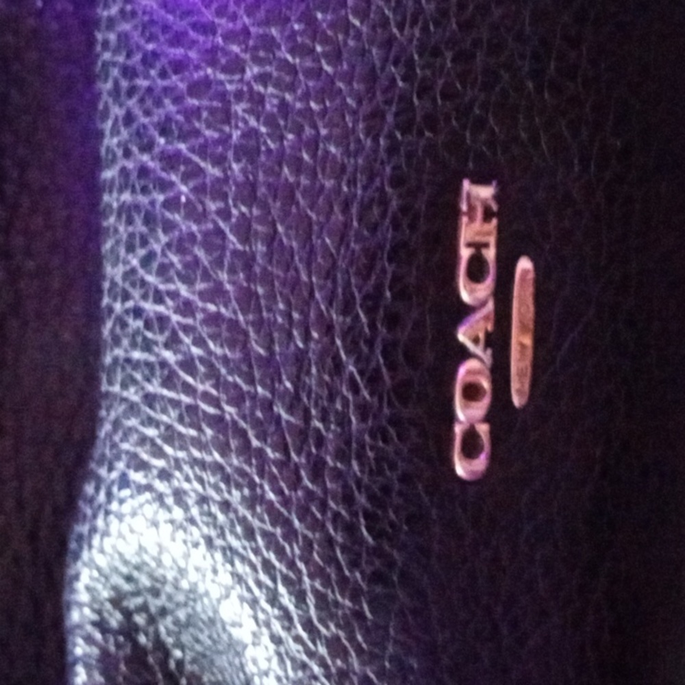 Coach purse - Picture 2 of 3